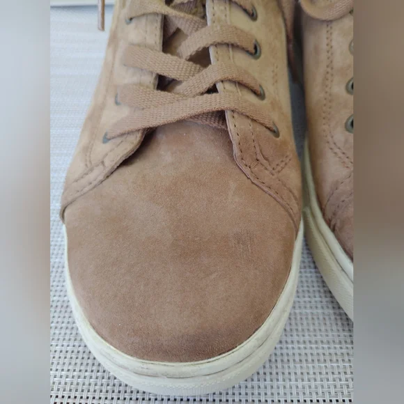 UGG Australia "Tomi" Chestnut Suede Casual Shoes. Size 9.5. Very Good Condition. - Picture 3 of 10